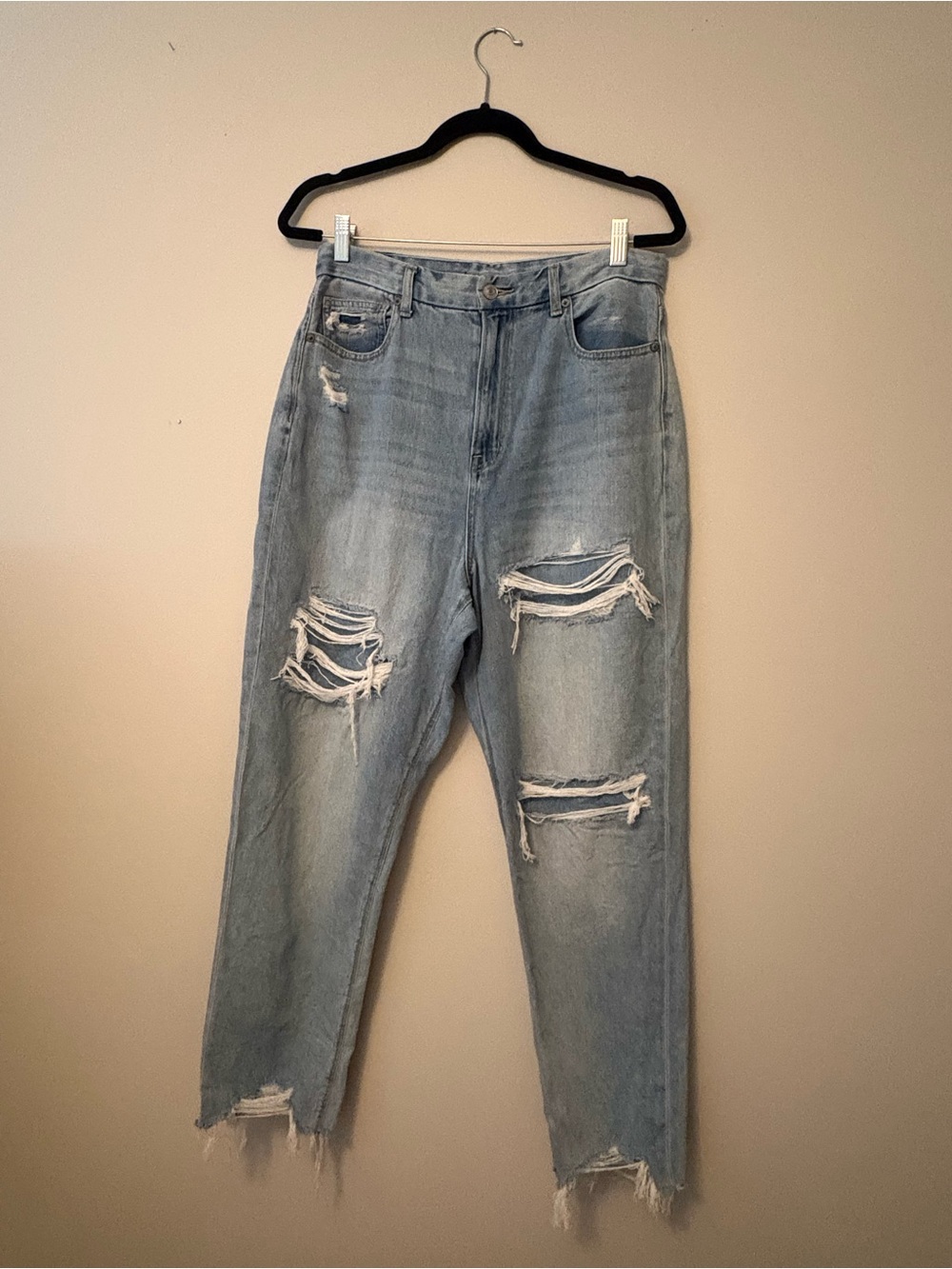 American Eagle Outfitters Light Blue Distressed Boyfriend Jeans Size 10